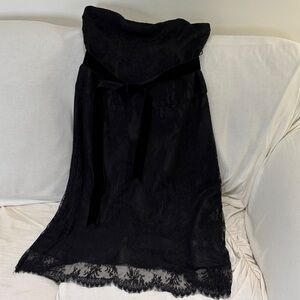 Elegant Black Strapless Lace Dress